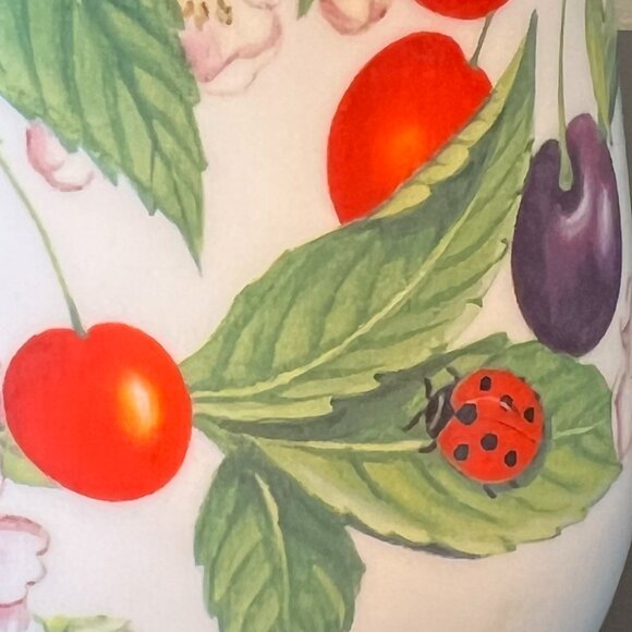 Vtg ROY KIRKHAM Sweet Cherry Fine Bone China Footed Cup ~ Made in England 1999 - Picture 4 of 14